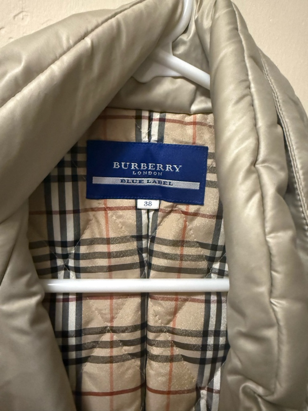 Burberry Beige Puffer Vest with Signature Check Lining - Picture 3 of 7